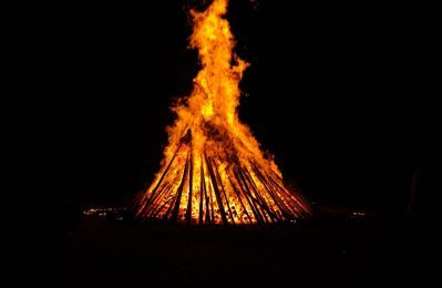 Sonnwendfeuer