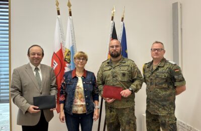 Gruppenfoto bei Spendenübergabe