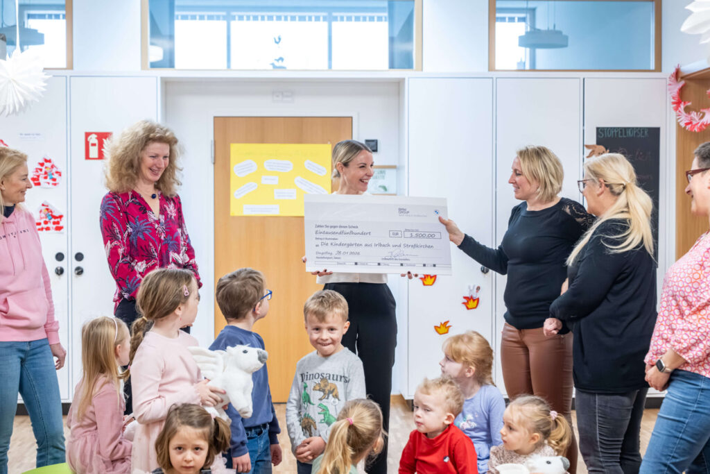 Gruppenfoto bei Spendenübergabe